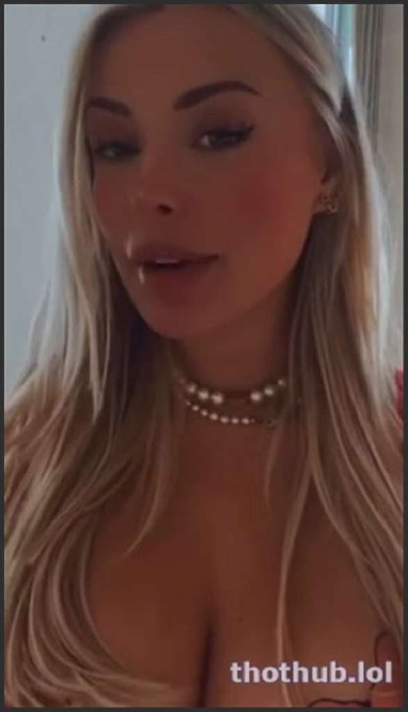 Corinna Kopf einen Blowjob ins Wohnzimmer gebeamt