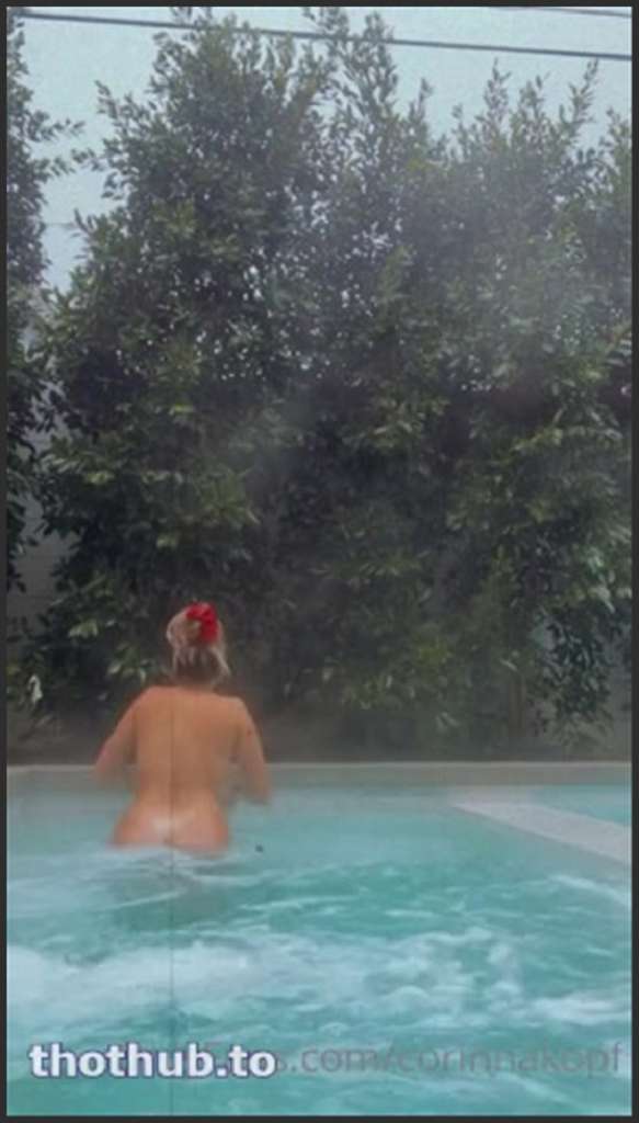 Corinna Kopf zwei dickbrüstigen Blondinen