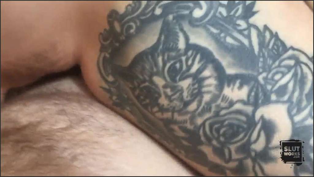 Emma Secret wird beim Arschbums abgefüllt