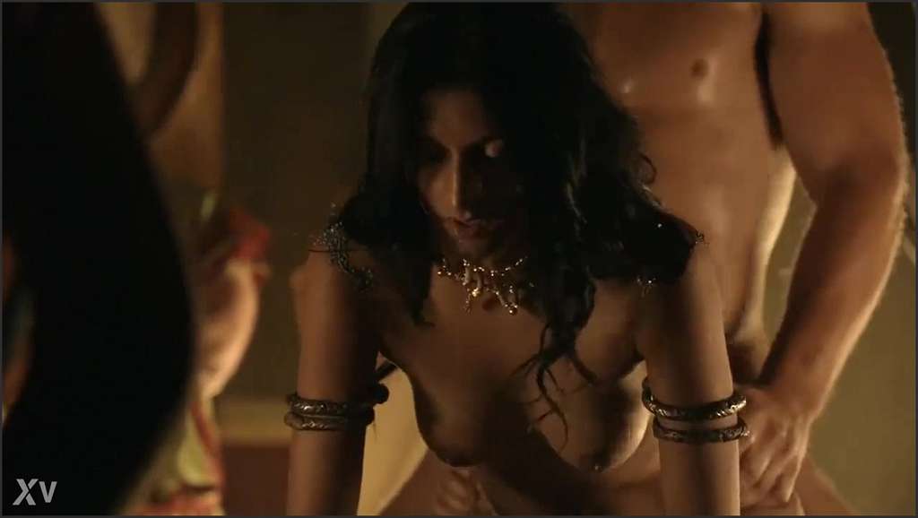 Sex Tv fingert ihre feuchte Fotze