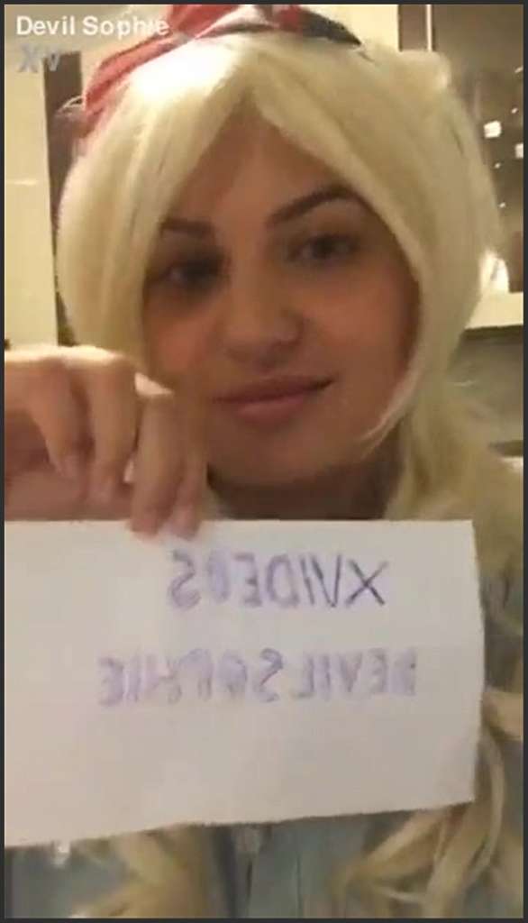 Devil Sophie Polizisten ficken Babe am Auto