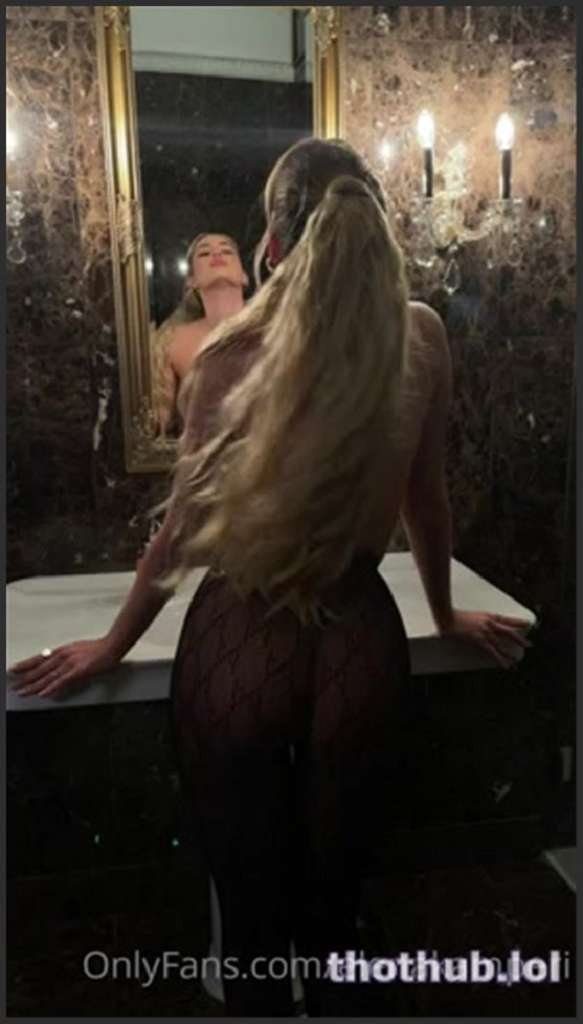 Elena Kamperi Dildo ein richtiger Mann