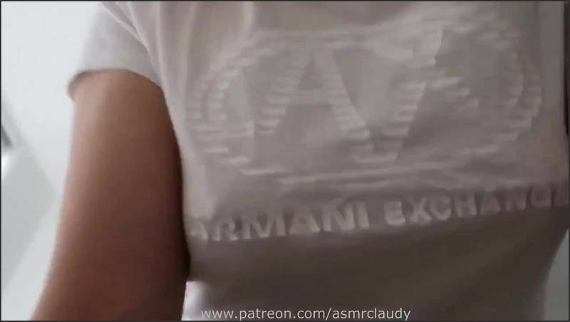 Asmr Claudie hatte einen harten Arbeitstag.